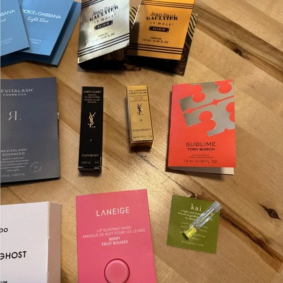 20 Piece Luxury Makeup Perfume Beauty Set - Picture 4 of 4